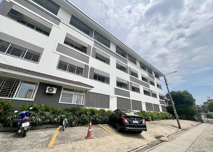 Ruan Plaisoi Apartment กรุงเทพมหานคร