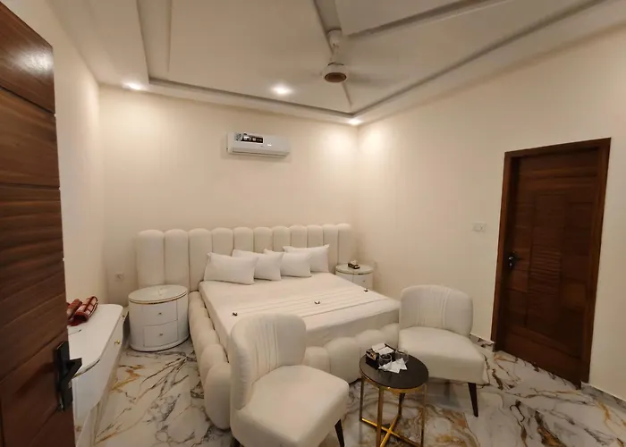 Hotel De Smart Multan