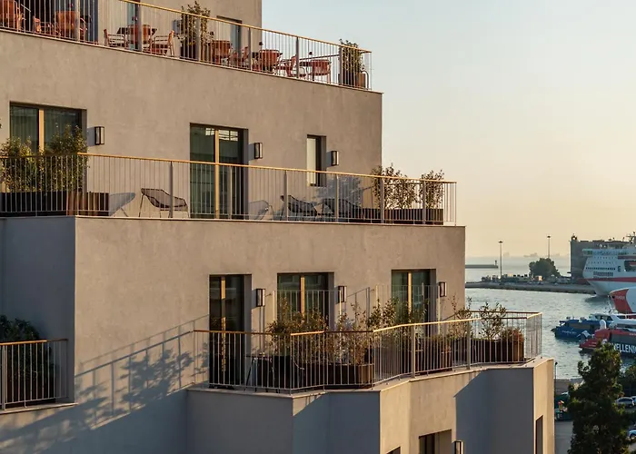 Mitsis N'U Piraeus Port Hotel