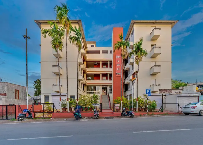 Prakash Regency, Satara Hotel