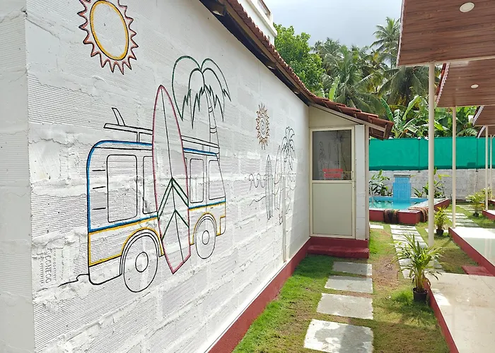 Seven Petals Cottages Morjim