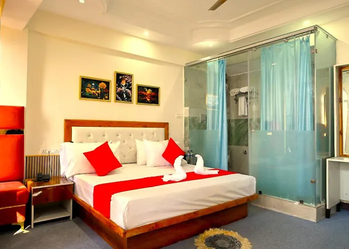 The Grand Palace Scenic Mountain View By Anvi Resort In Nainital