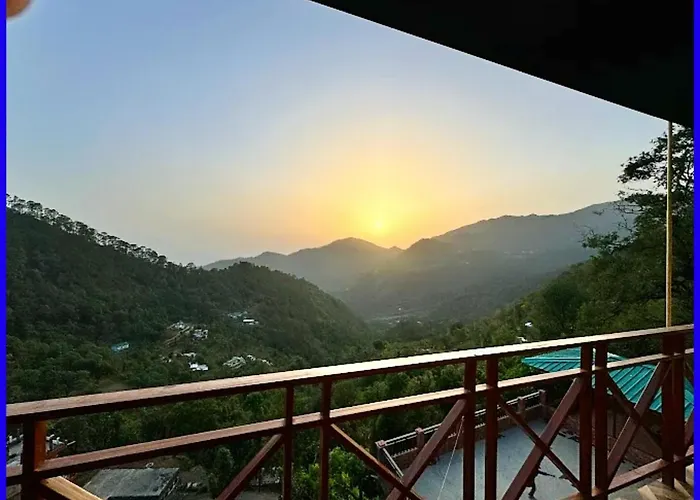 Nainital Hotel Uk Inn Near Bus Stop - View And Mountain Valley View - Wi Fi - Room Service Available - Best Homestay