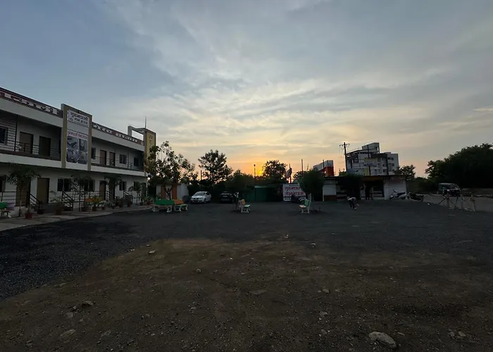 Gurumauli Guesthouse Akalkot