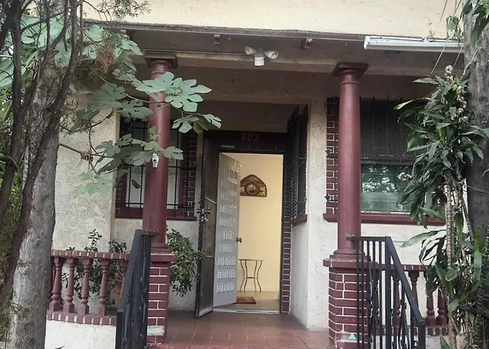 Naryn Guest House Los Angeles
