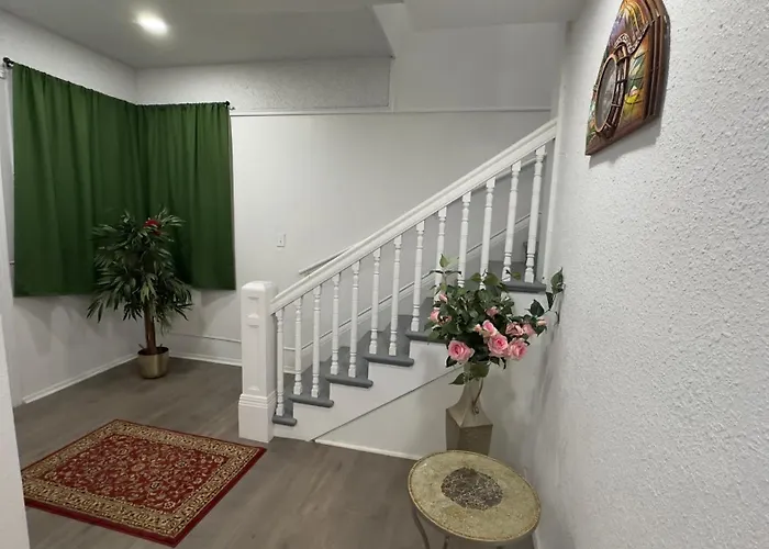 Naryn Guest House Los Angeles