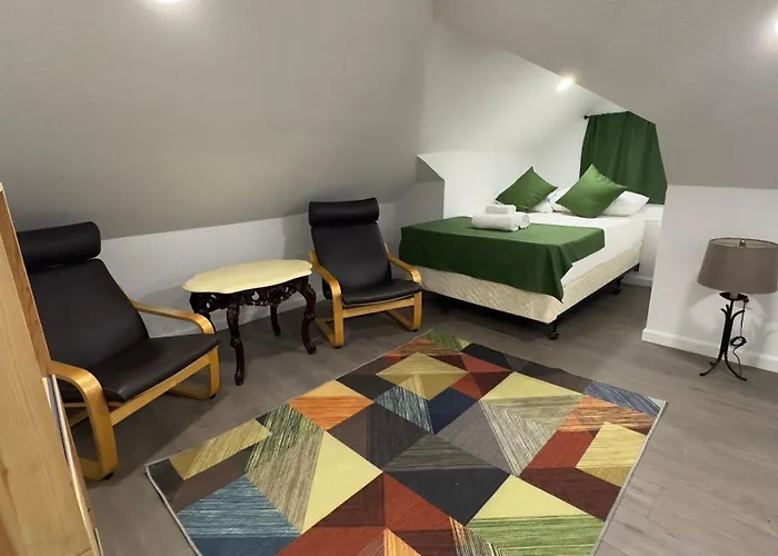 Naryn Guest House Los Angeles