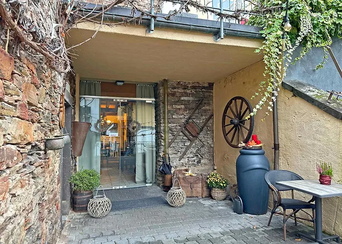 Hotel Gast und Weinhof Beim Schneemann Valwig