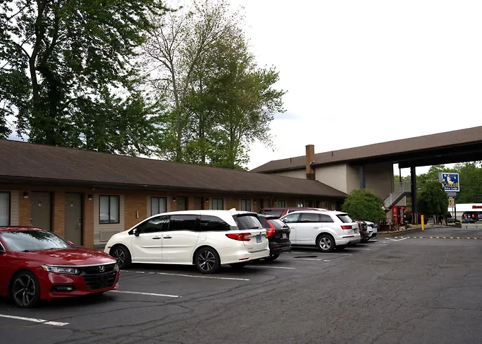 Carrier Motor Lodge Newington