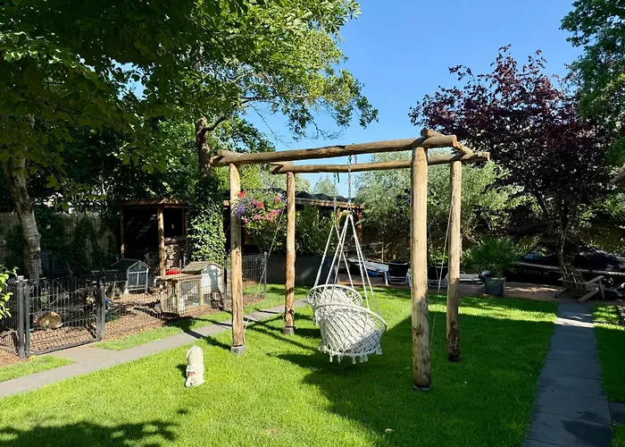 Casa aan de Plas, B&B met hottub en jacuzzi Nieuwkoop