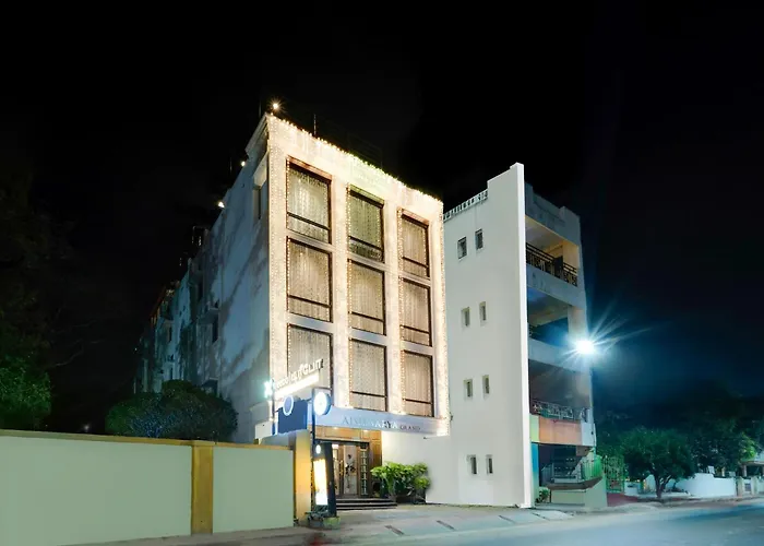 Treebo Aishwarya Grand - 4 Km From Promenade Beach Pondicherry