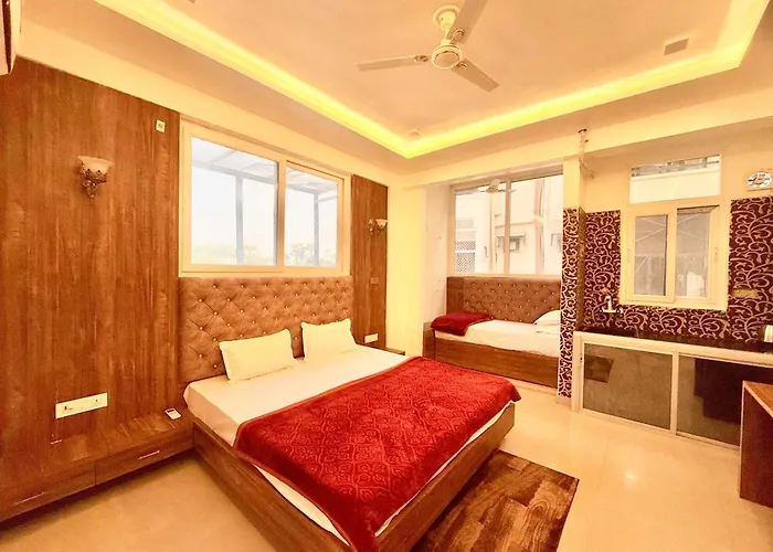 Radha Residency ! Fully Air Conditioned With Parking Facility, Near Isckon Temple & Prem Mandir Vrindavan