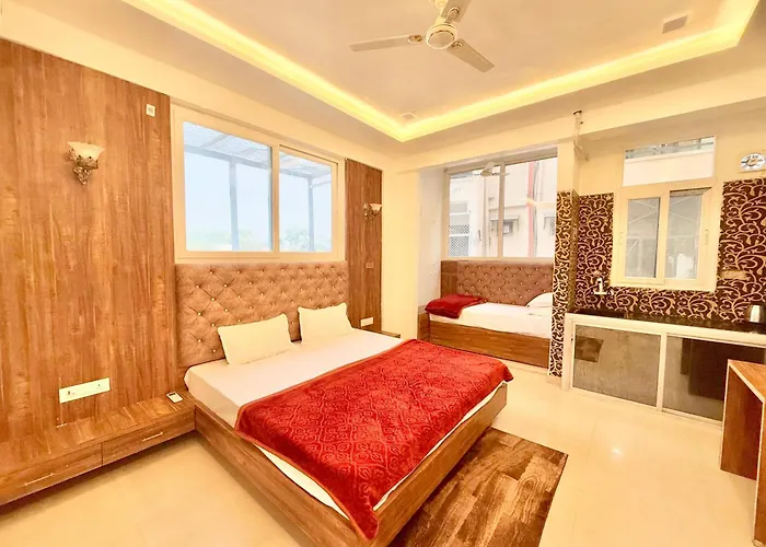 Radha Residency ! Fully Air Conditioned With Parking Facility, Near Isckon Temple & Prem Mandir Vrindavan