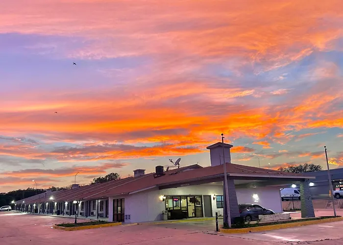 Sunset Inn Brady