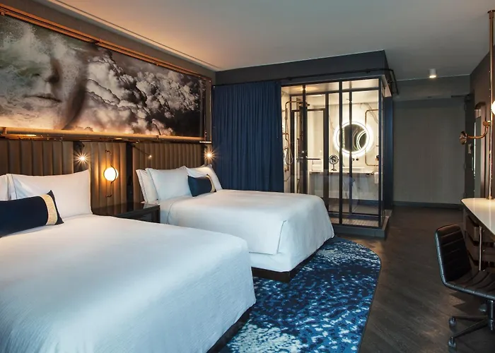 Hotel Emc2, Autograph Collection Chicago