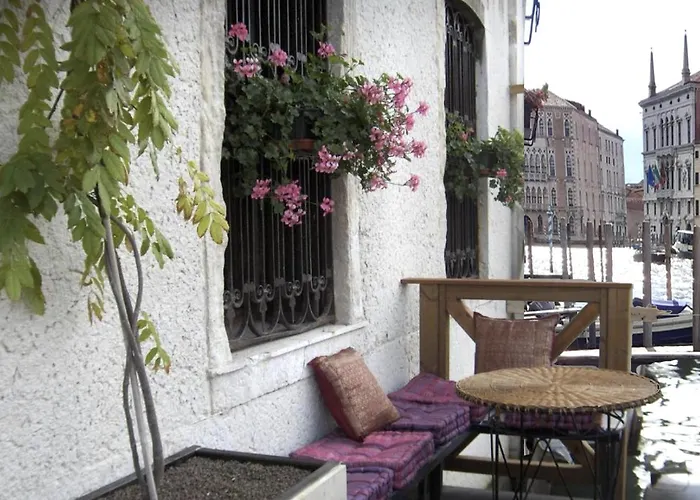 Honeymoon Suite On Grand Canal Venice