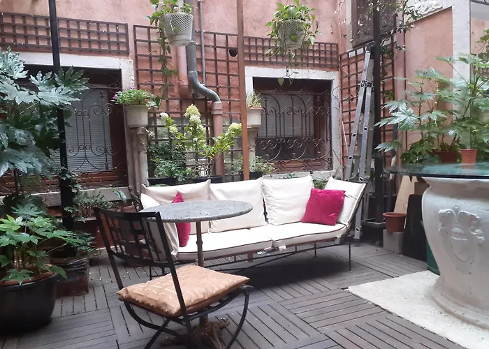 Honeymoon Suite On Grand Canal Venice