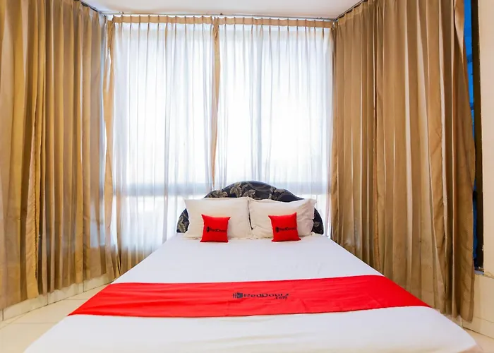 Reddoorz At Sparkling Hotel Near Stasiun Gubeng Surabaya