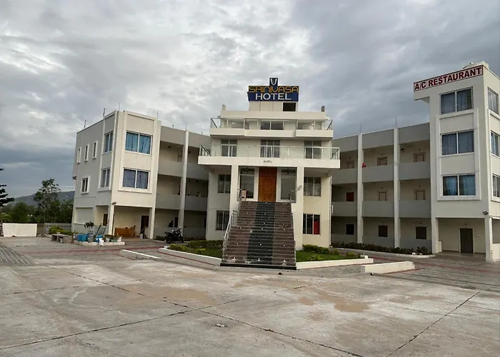 Srinivasa Hotel Tirupati