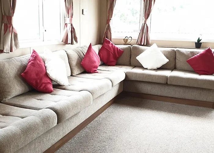 Hoburne Devon Bay Beautiful 3 Bedroom Static Caravan With Decking Paignton