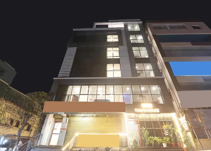 Super Townhouse Rcc Pride Hotel Hyderabad