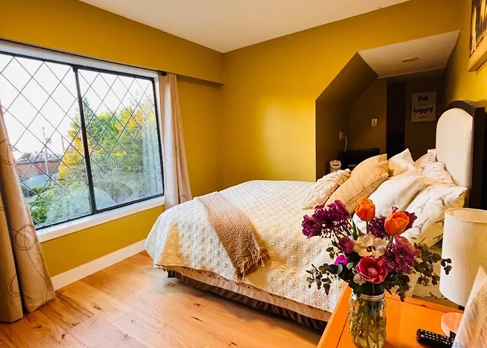 Oceanside Manor - Fancy Room - Golf Course & Beach View Qualicum Beach