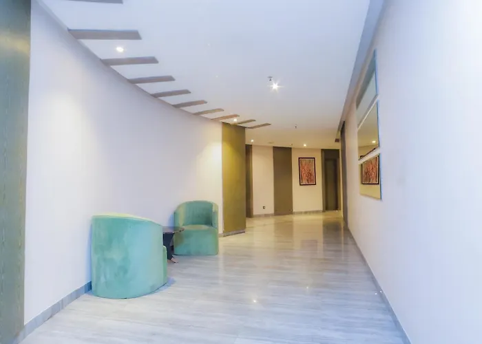 Hotel Livbox At Supernova Noida