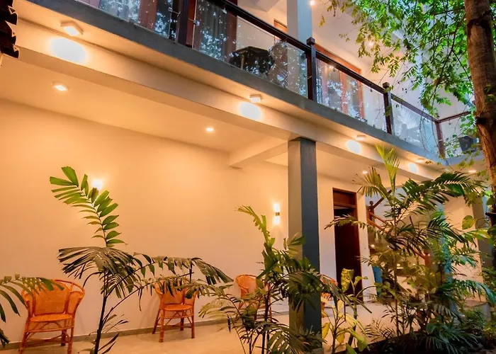 Blue Whales Hotel Hikkaduwa