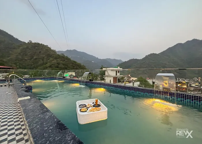Oak Leaf Hotel Rishikesh