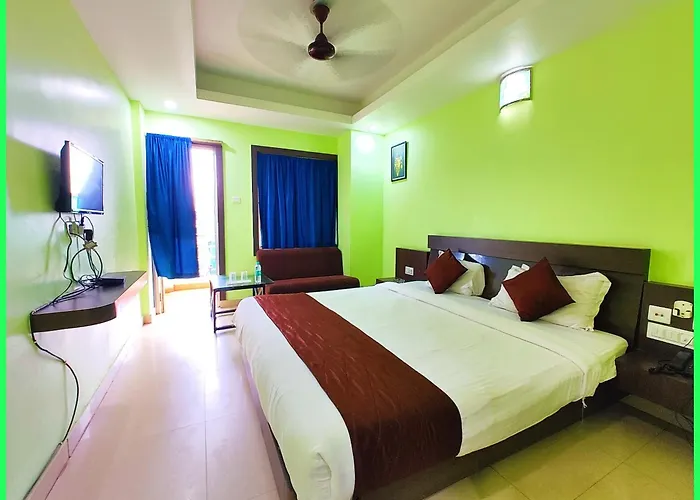 Hotel Deep Ganga Stay Near Sea Beach - Lift & Parking Facility - Fully Air Conditioning Luxuary Rooms - Top Rated Hotel In Puri