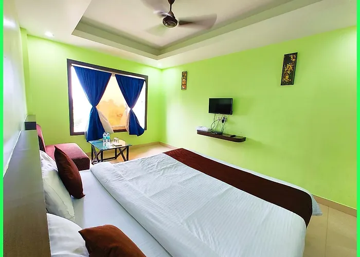 Hotel Deep Ganga Stay Near Sea Beach - Lift & Parking Facility - Fully Air Conditioning Luxuary Rooms - Top Rated Hotel In Puri