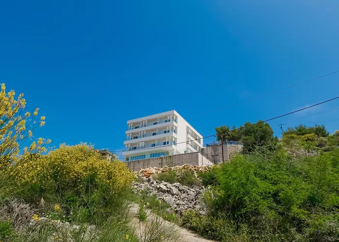 Sunset Shoreline Saranda - Sea View - Free Private Parking - Pool