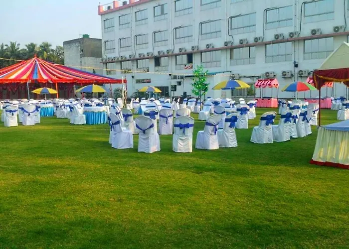 Hotel Girish & Resort Diamond Harbour