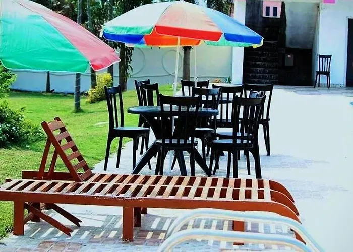 Hotel Girish & Resort Diamond Harbour