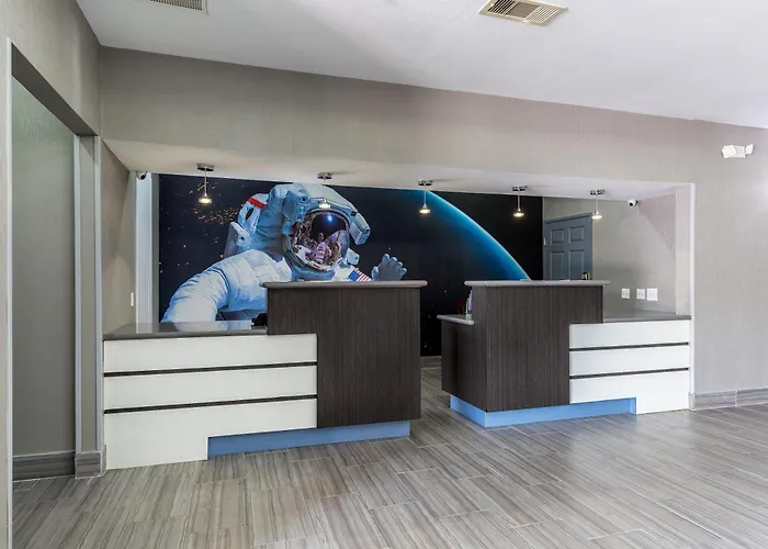 Platinum Inn & Suites Webster