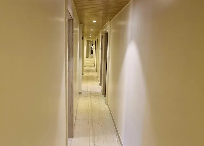 Hotel O Om Sai Guest House Mira-Bhayandar