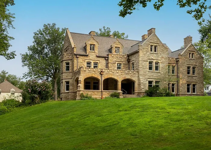 Willoughby House Inn