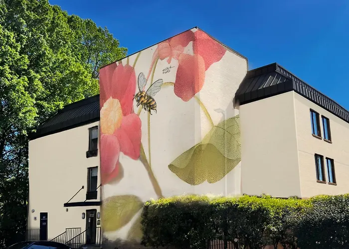 Hive House Hotel Cary