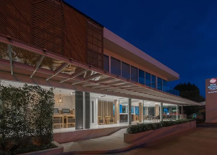 The Beachfront Hotel Phuket Rawai