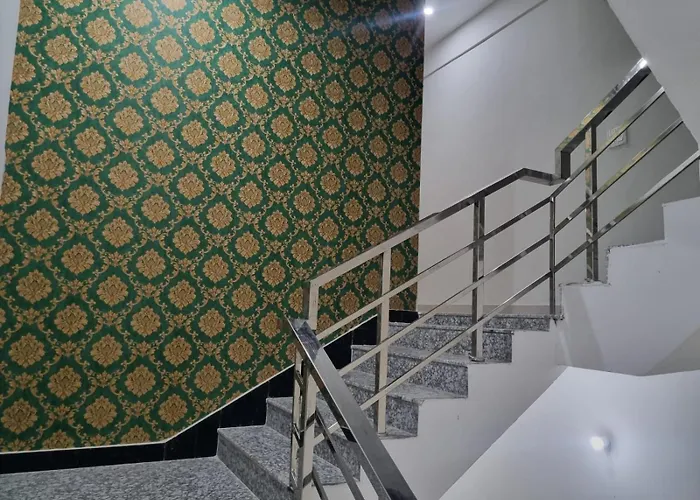 Hotel Crystal International - Near Prem Mandir By Mukund Vrindavan