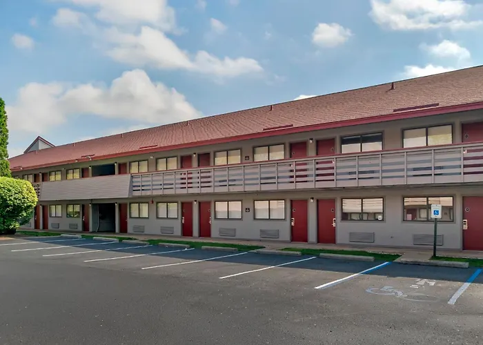 Red Roof Inn Detroit-Rochester Hills/ Auburn Hills