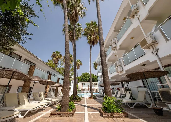 Tropic Beach Club & Resort - Side