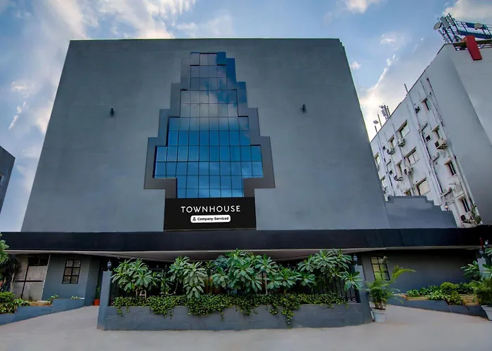 Super Townhouse Lakdikapul Hotel Hyderabad