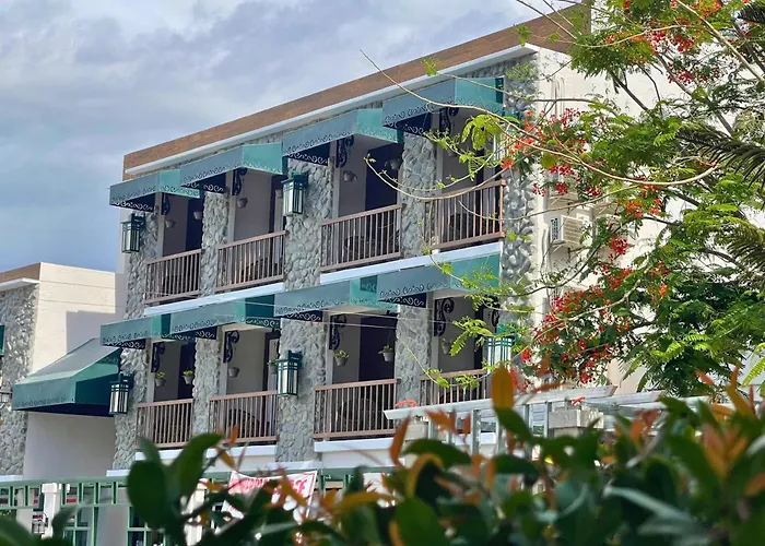 Sola Hotel & Sola Bed And Breakfast Laoag