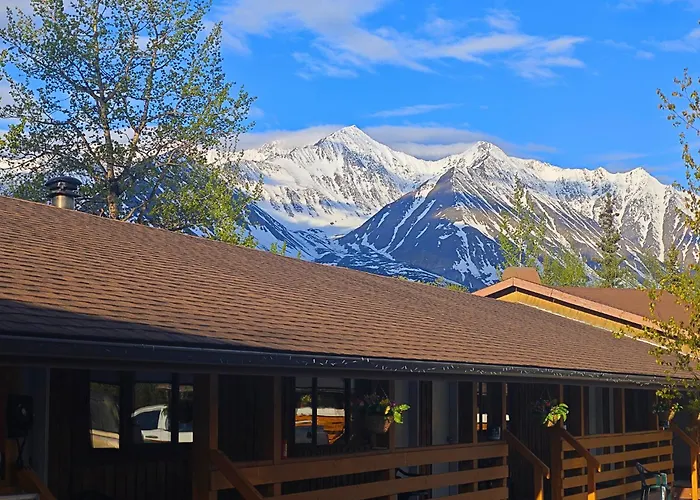 Cozy Corner Motel & Restaurant Haines Junction