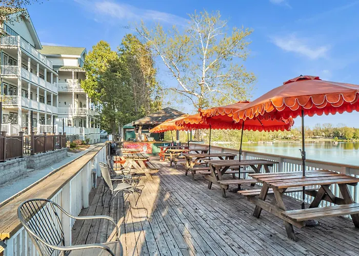 Lakeside Suites Elkhart Lake