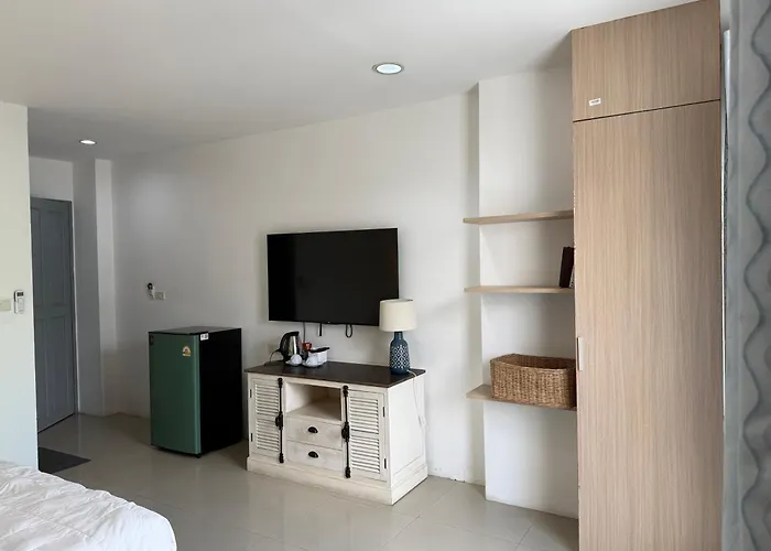 Five Loaves Beds Patong Hotel
