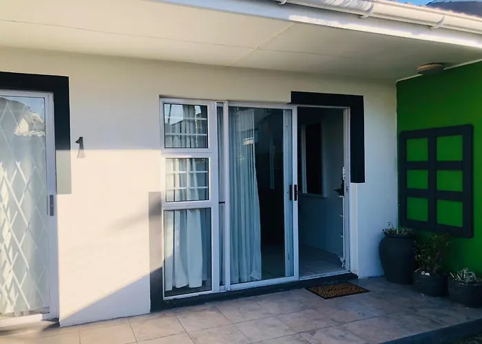Precious Pearl Bed & Breakfast East London