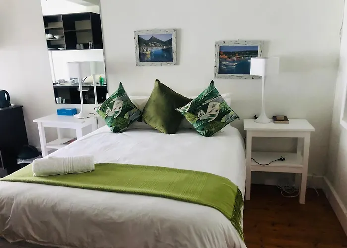 Precious Pearl Bed & Breakfast East London