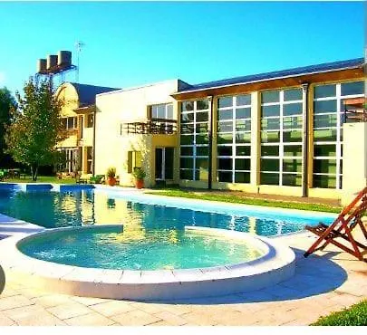 Hotel rio de loa pájaros Colón